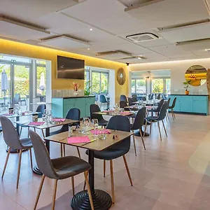 Sure By Western Aeroport Hotel Biarritz