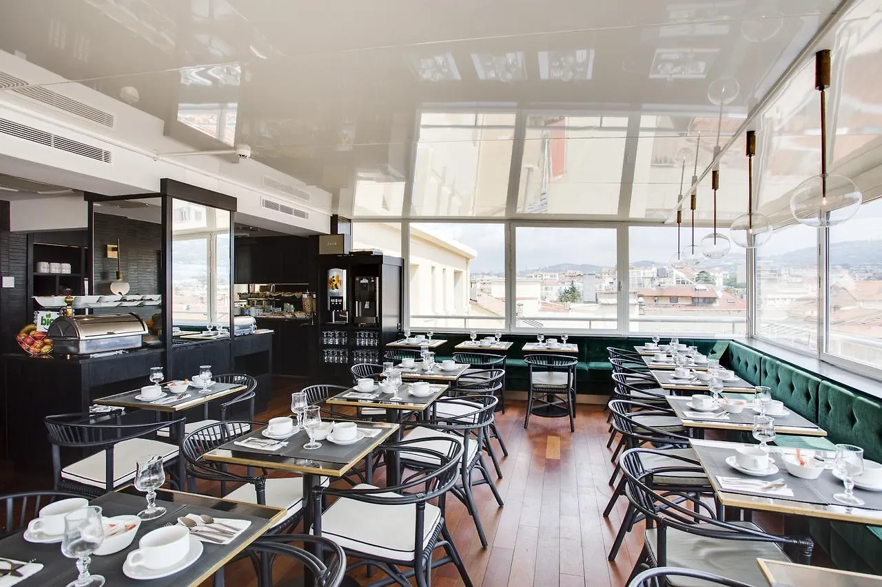 Hotel Cannes Centre Univers Франция