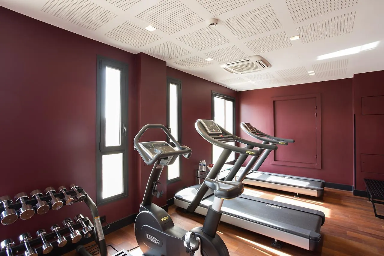 Hotel Cannes Centre Univers 4*,